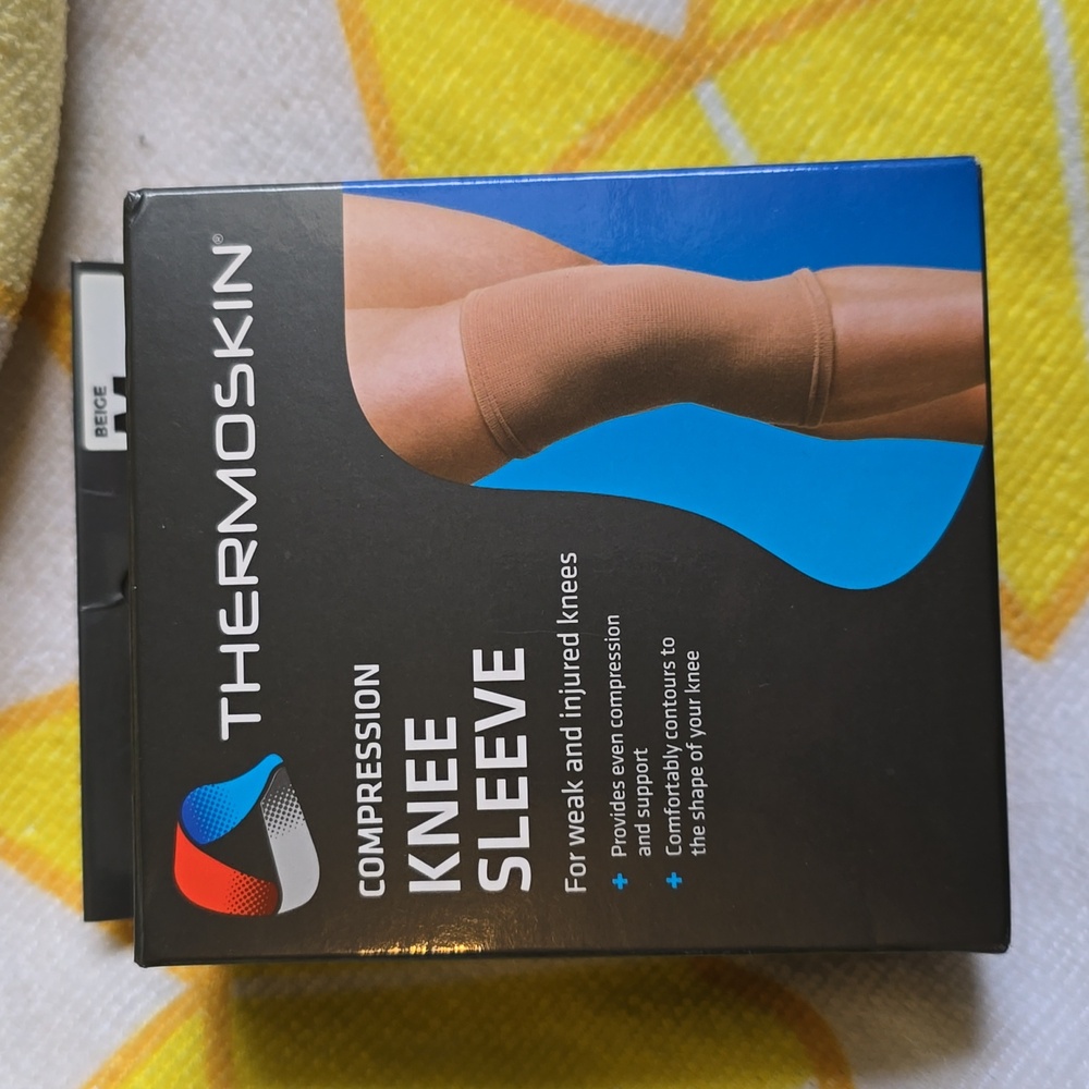 NIB - Thermoskin Compression Knee Sleeve Sz M, In Beige Unisex